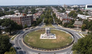 Quitar&aacute;n pedestal de monumento confederado en Virginia