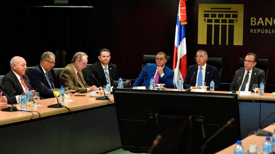 Banco Central examina nueva normativa de retención de impuestos