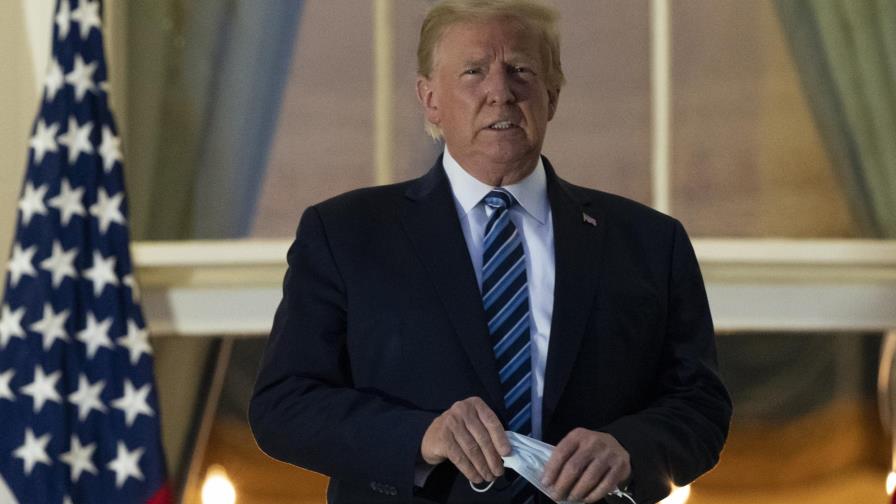 ¿Trump recibe trato especial tras ignorar el COVID-19?