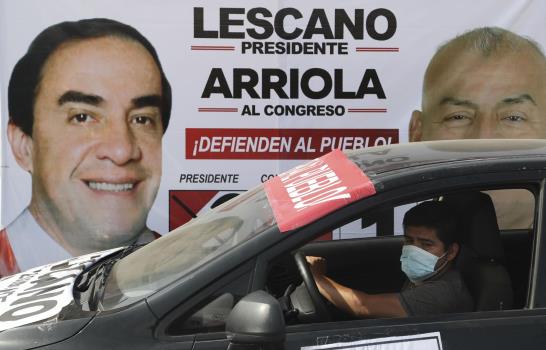 Azotado por la pandemia y divisiones, Perú busca presidente