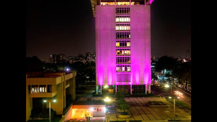 BCRD se une al “Mes de lucha contra el cáncer de mama”