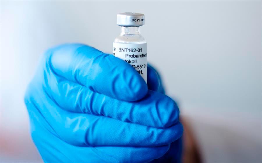 Las dosis de Pfizer/BioNTech llegarán en “horas” para vacunar en el Reino Unido