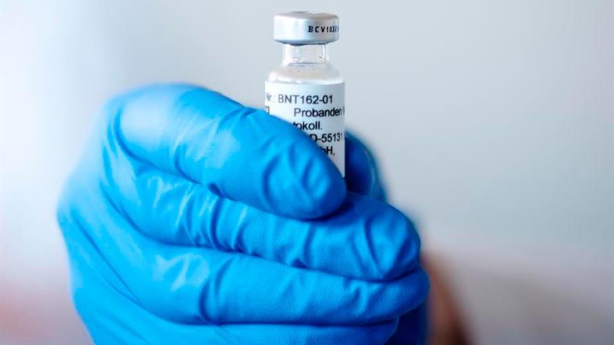 Las dosis de Pfizer/BioNTech llegarán en “horas” para vacunar en el Reino Unido