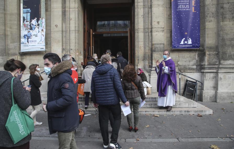 Francia: Ordenan revisar límite de aforo en sitios de culto
