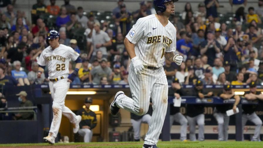Cerveceros aprovechan fallos de Piratas para imponerse 7-4