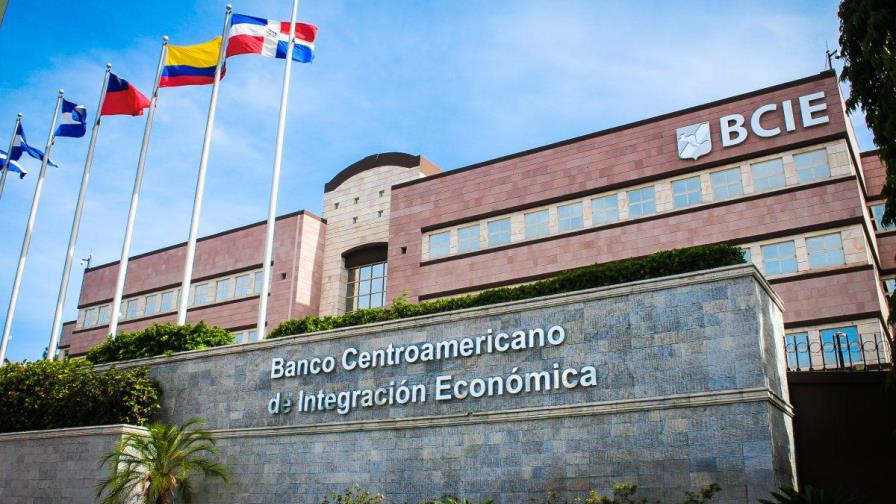 El Banco Centroamericano aumenta el fondo de emergencia a un millón de dólares por país El Banco Centroamericano aumenta el fondo de emergencia a un millón de dólares por país