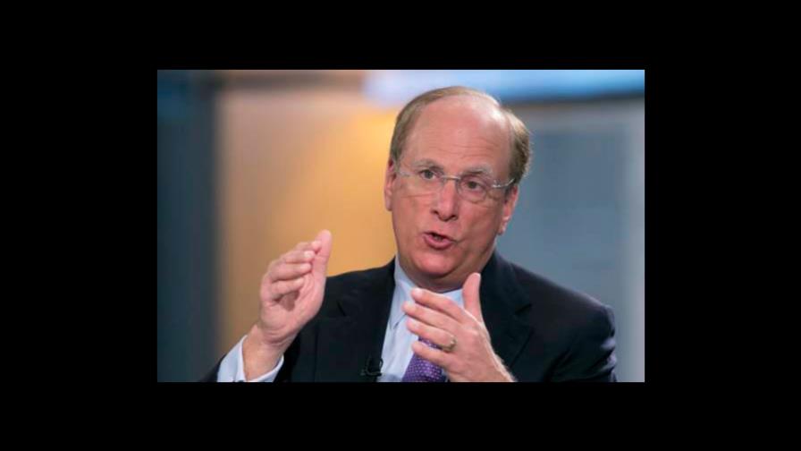 CEO de BlackRock aboga por trabajar a largo plazo frente al riesgo climático
