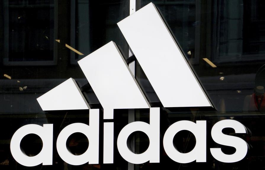 Renuncia ejecutiva de Adidas, tras críticas sobre diversidad