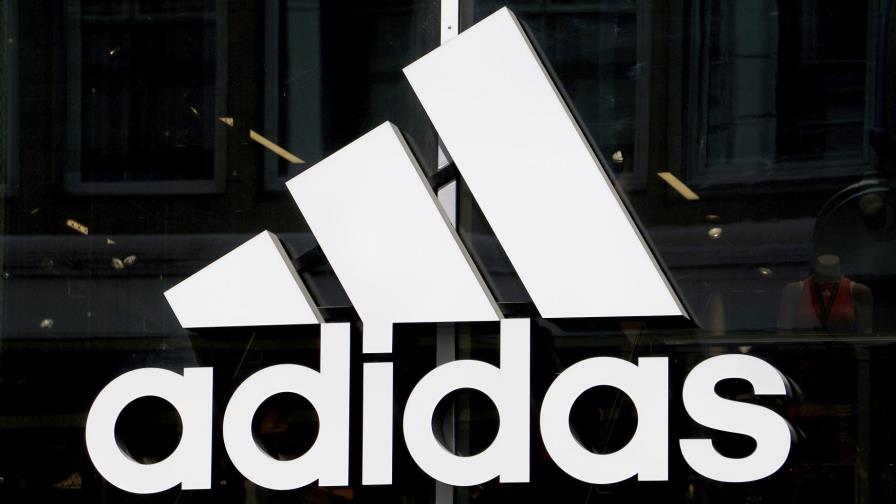Renuncia ejecutiva de Adidas, tras críticas sobre diversidad