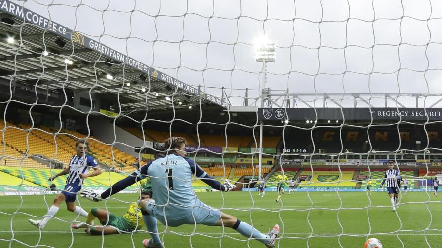 Man United vence 5-2 a Bournemouth, Leicester 3-0 a Palace