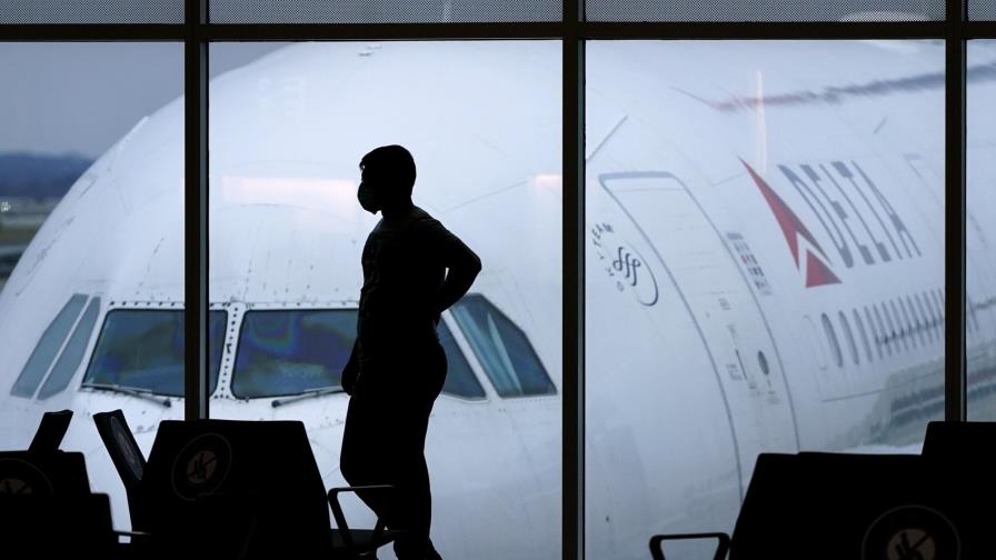 Delta cancela unos 100 vuelos por falta de personal