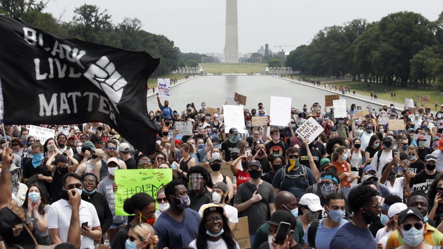 WP: Funcionaria renuncia por reacción de Trump a tema racial WP: Funcionaria renuncia por reacción de Trump a tema racial