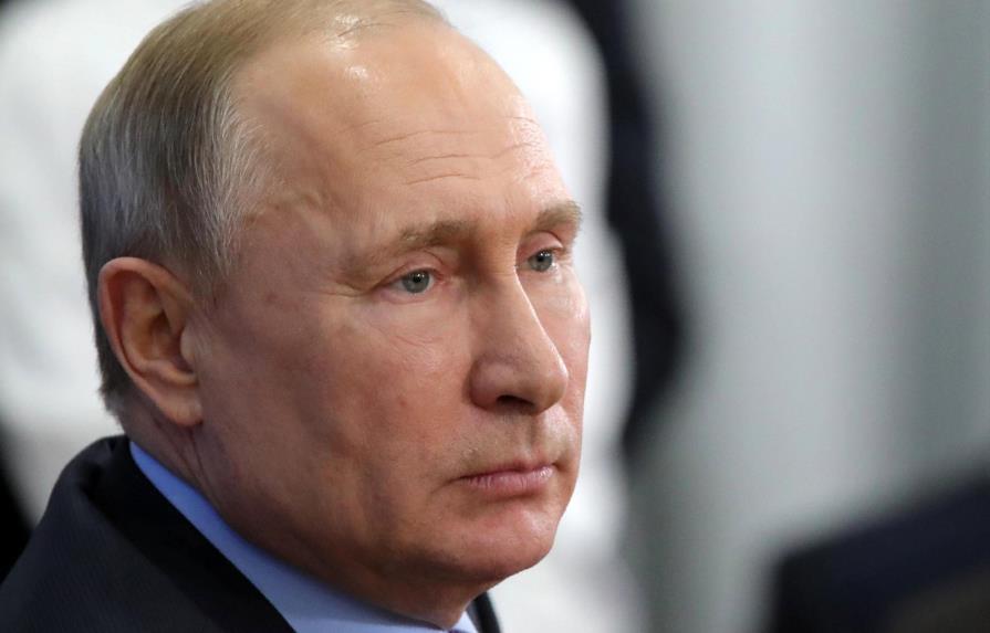 Putin mantiene silencio sobre sus futuros planes políticos