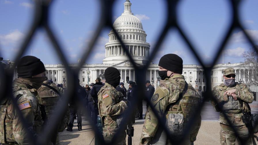 Piden mantener 2 meses más la seguridad en el Capitolio EEUU