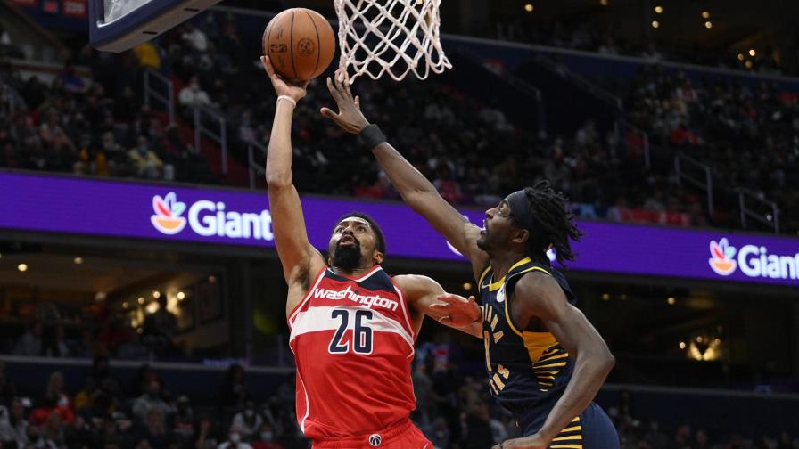Dinwiddie y Wizards vencen a Pacers en alargue