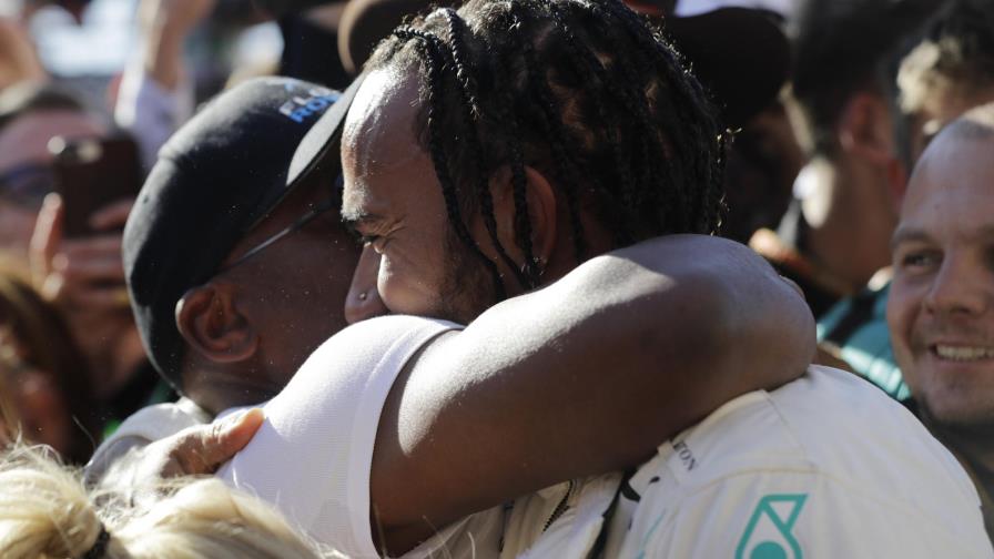 Hamilton gana su 6to título de F1 en el GP de EEUU Hamilton gana su 6to título de F1 en el GP de EEUU