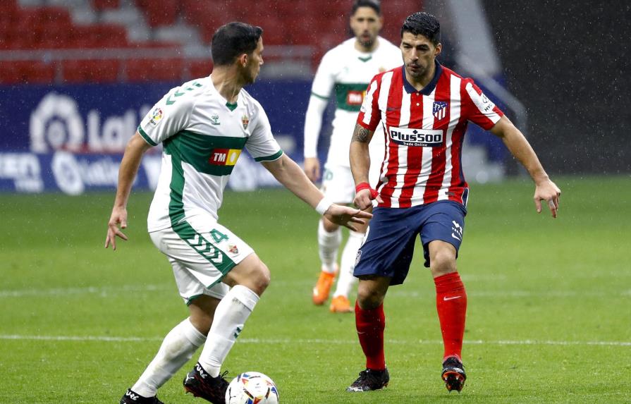 Luis Suárez se reencuentra con el gol y el Atlético sigue líder