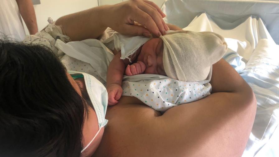 Nace el primer bebé sano de madre con coronavirus en España Nace el primer bebé sano de madre con coronavirus en España