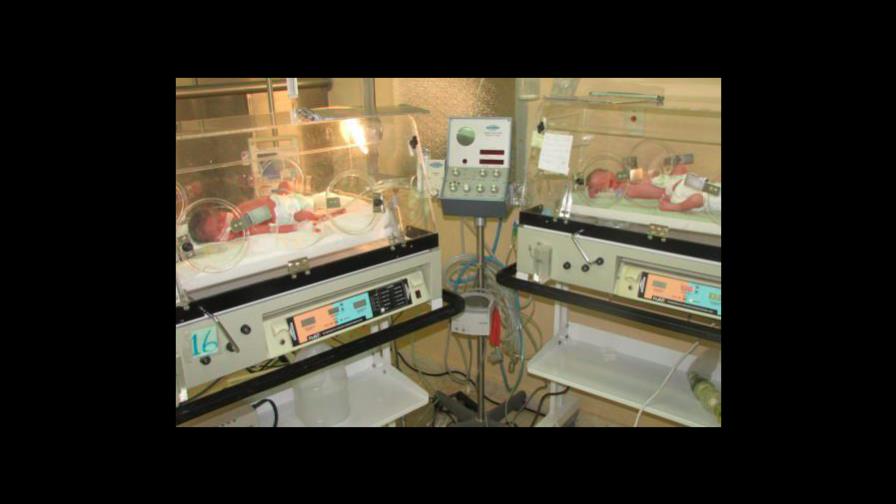 Condenan a pareja de esposos y exempleada de un hospital por falsificar documentos para adopción irregular 