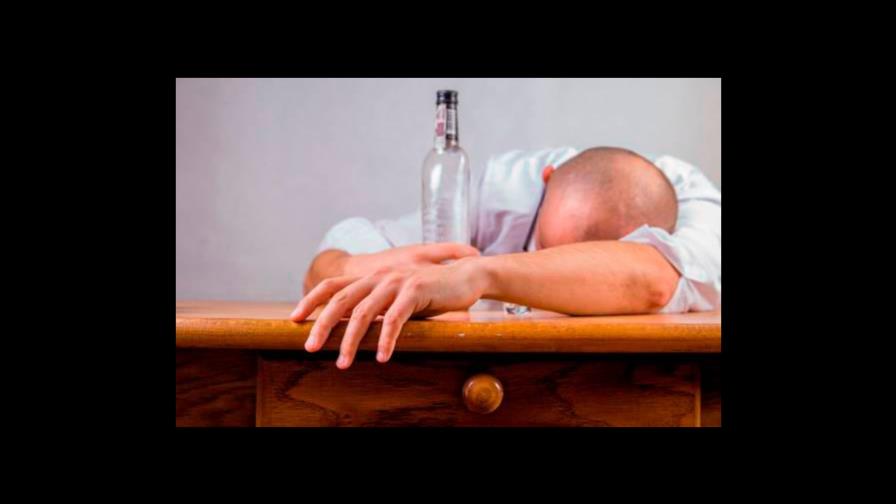 Aumentan a 215 los muertos por bebidas alcohólicas adulteradas 