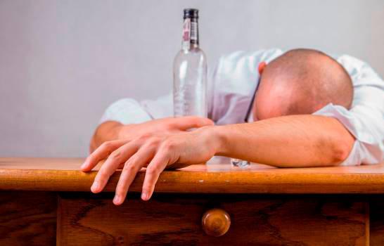 Prohibición por la pandemia de bebidas alcohólicas es echar nafta al fuego