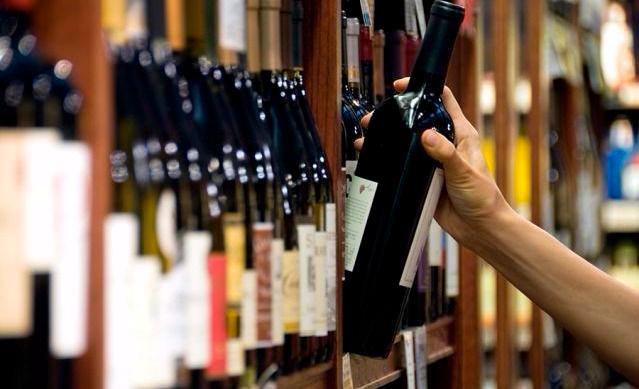 Importadores de bebidas alcohólicas capacitan a empleados de Aduanas en lucha contra el comercio ilícito 