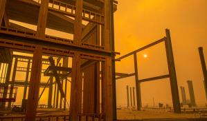 Clima &aacute;rido dificulta lucha antiincendios en California