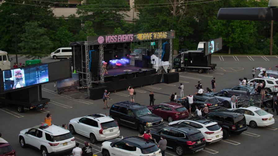 Malls ahora ofrecen espectáculos en estacionamientos