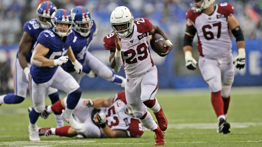 Edmonds aporta 3 acarreos de anotación; Cardinals ganan