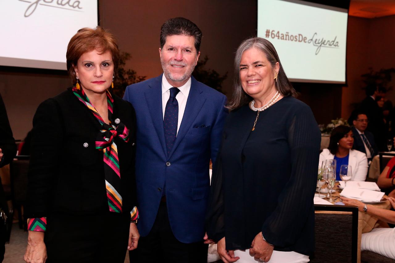 Begoña de Stern, Luis Ros y Eva Biran.