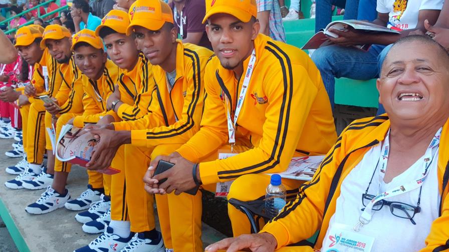 El Norte persigue el reinado del béisbol masculino