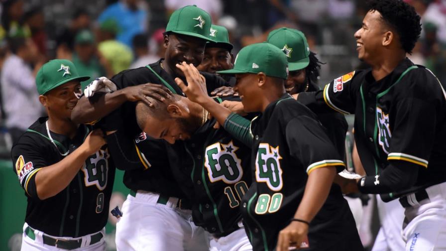 Estrellas Orientales, primer equipo clasificado a la semifinal 