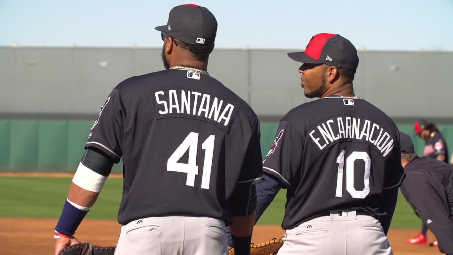 Edwin Encarnación pasa a Seattle y Carlos Santana a Indios en un canje de tres equipos