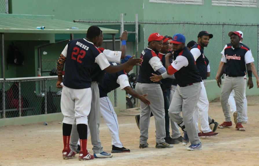 Indotel, Aduanas, Miderec, UASD y Alcaldía del DN, avanzan en softbol gubernamental