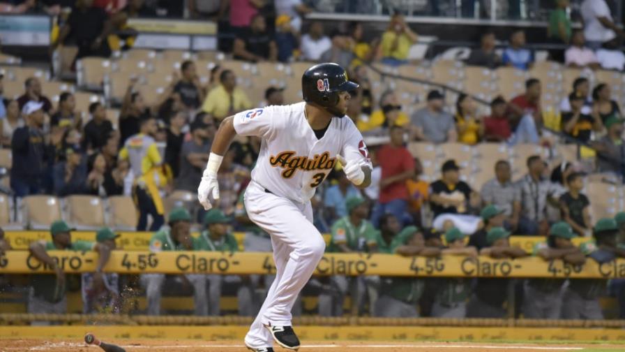 Luis Valenzuela remolca tres carreras en victoria de Águilas ante Estrellas 