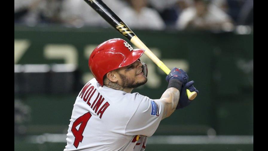 Yadier Molina pega jonrón; Estrellas de MLB ganan en Japón