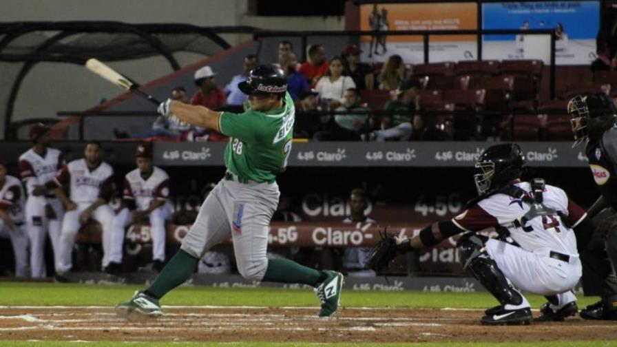 Estrellas vencen a Gigantes y empatan en primer lugar Estrellas vencen a Gigantes y empatan en primer lugar