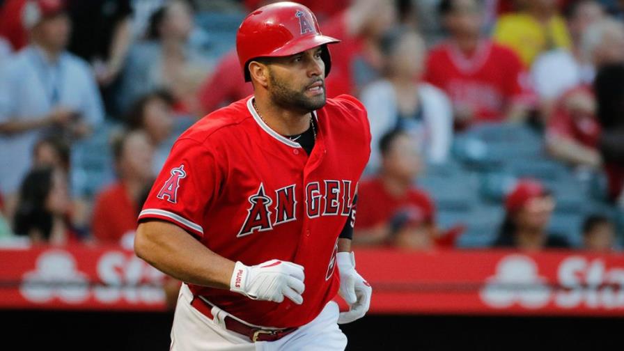 Albert Pujols  se prepara con miras al Día Inaugural en la Grandes Ligas