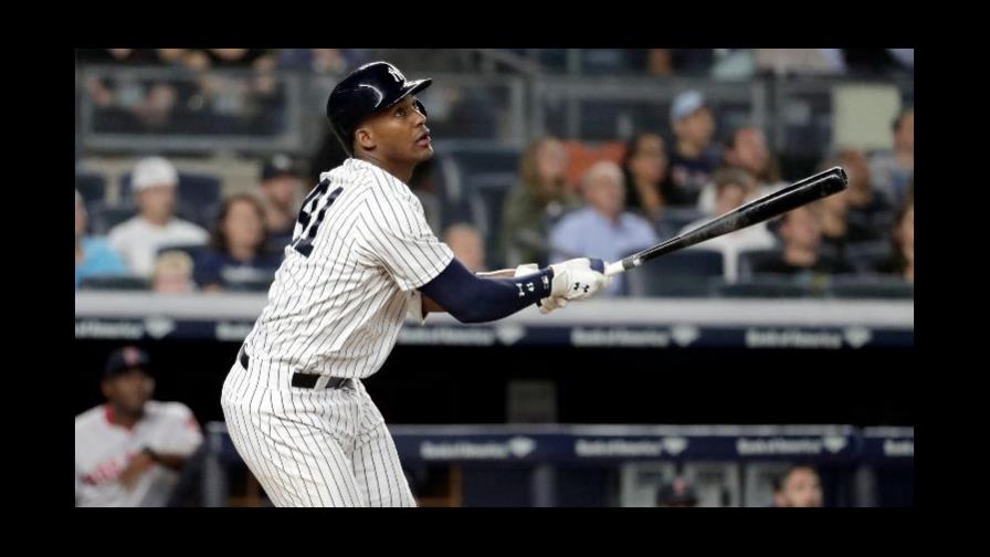 Miguel Andújar trabaja en mejorar su defensa con los Yanquis de Nueva York