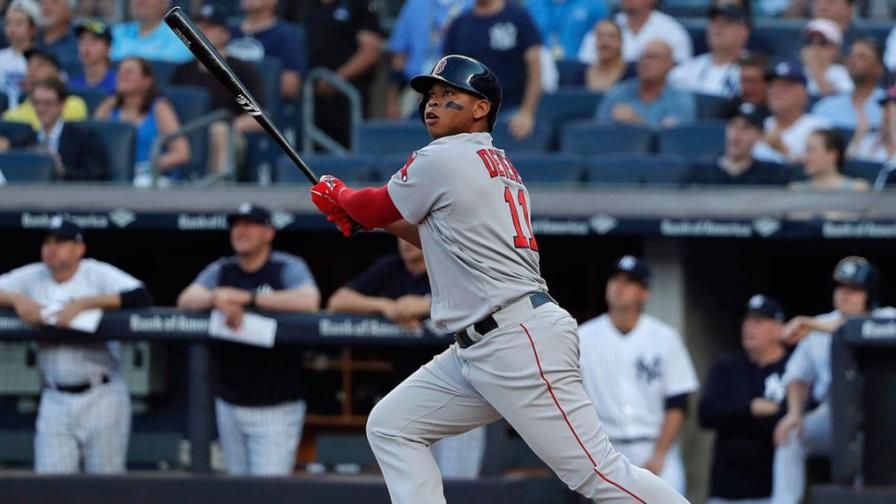 Alex Cora reta a Rafael Devers a seguir ejemplo de Miguel Andújar
