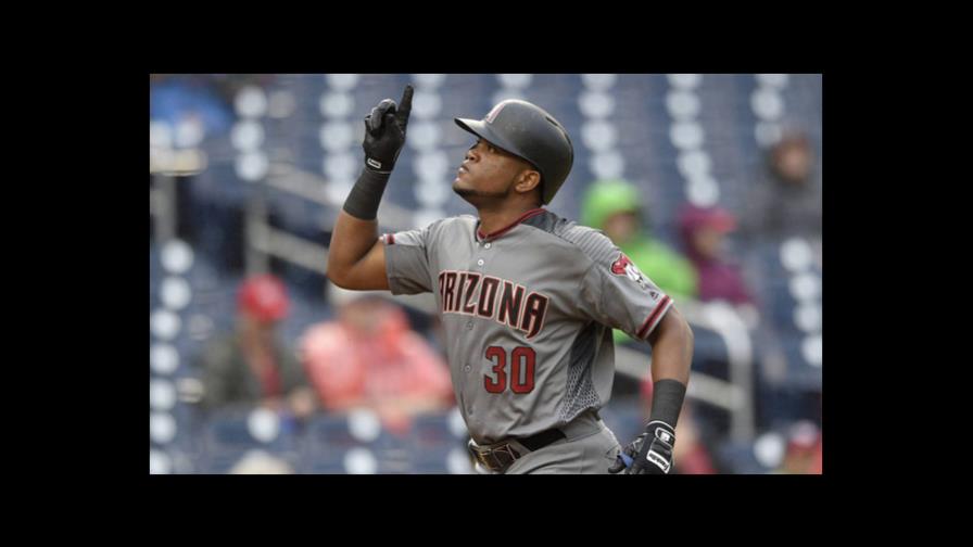 Jardinero Sócrates Brito cambiado de San Diego a Toronto