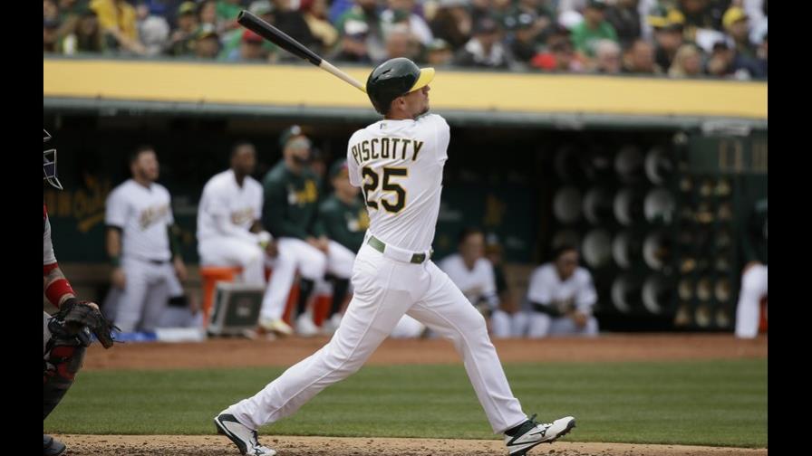 Ramón Laureano sigue intratable y Oakland gana serie ante Boston