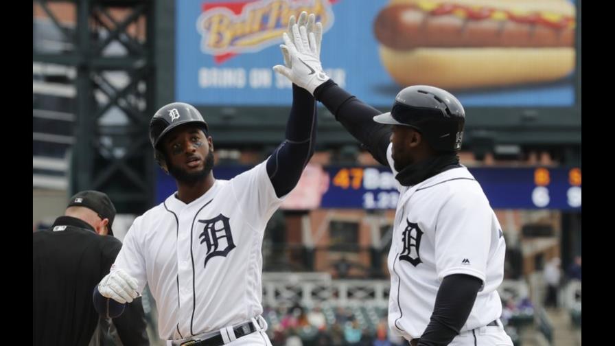 Tigres le caen a batazos a Trevor Bauer y derrotan a Indios