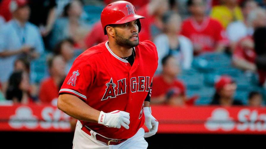 Albert Pujols llegó a 19 temporadas con al menos 15 jonrones