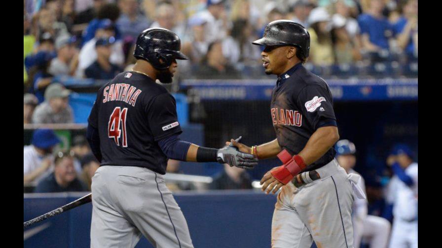 Shane Bieber tira juego de un hit, Indios vencen a Azulejos