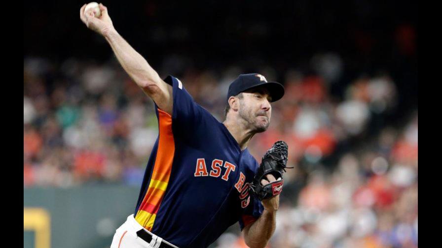 Justin Verlander poncha a 10 y Astros barren a Marineros