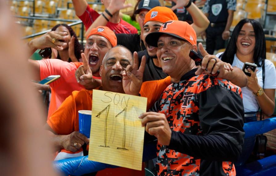Con las once victorias de los Toros, Lino Rivera hace historia en el béisbol dominicano