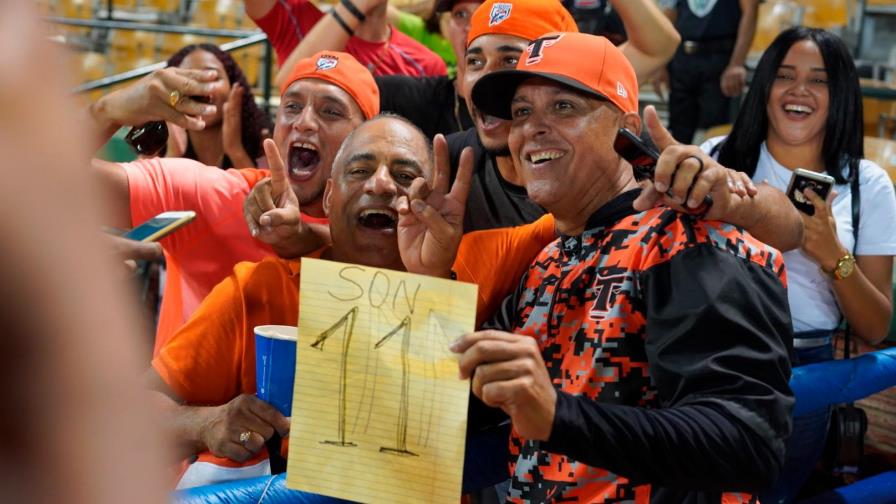 Con las once victorias de los Toros, Lino Rivera hace historia en el béisbol dominicano