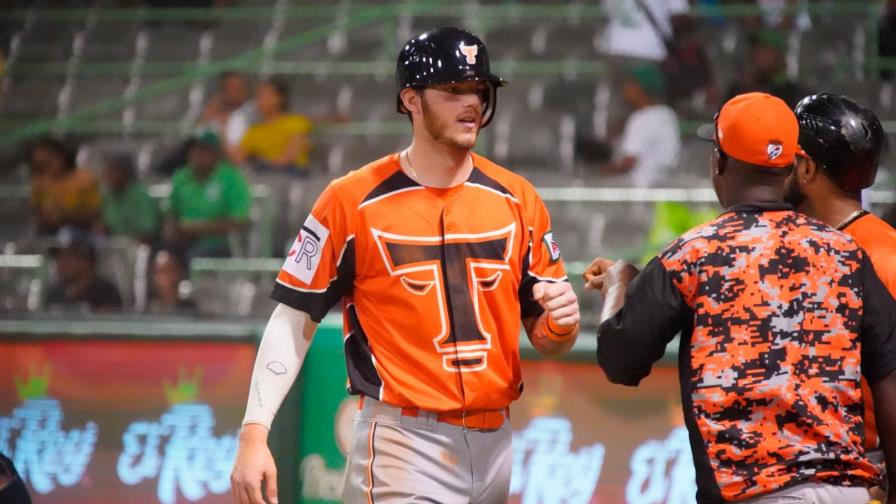 Los Toros hunden más a las Estrellas en el sotano