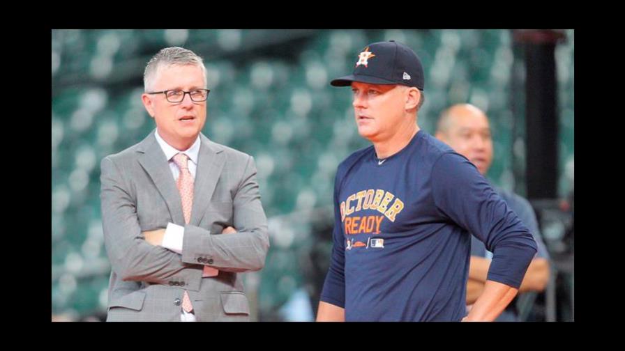 Gerente general y dirigente de los Astros suspendidos por un año de Grandes Ligas